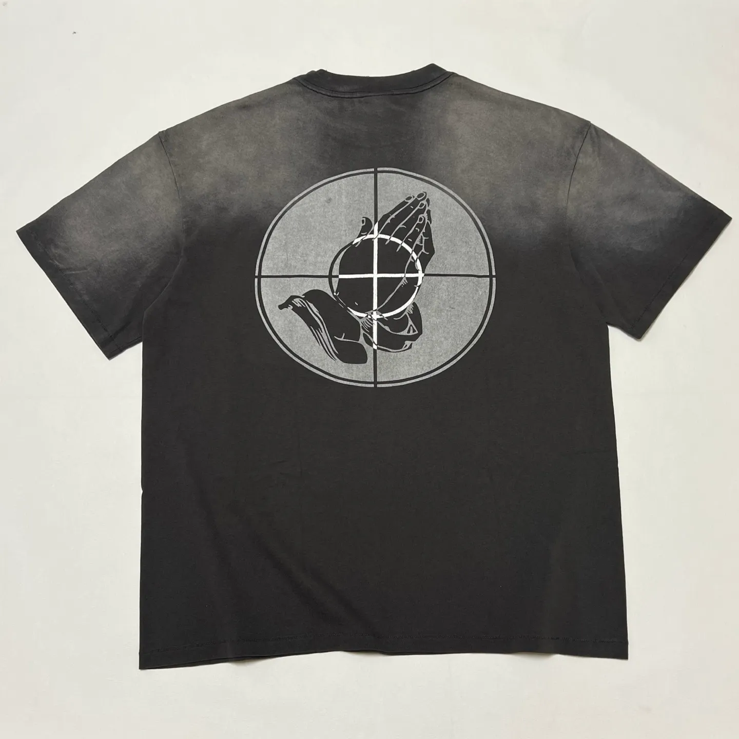SAINT Mxxxxxx × FEAR OF GOD FG_SS TEE/SNT OF GOD/BLK 25SS Heavy FOG collaboration SAINT OF GOD prayer short sleeves Washed black S-XL This season's heavy collaboration FOG manager JERRY personally carries the goods SAINT OF GOD series collaboration has gained quite a buzz Customized original co-branded main label/wash label Top-notch printing technology Uses front and rear silver sand and cracked pulp Deep restoration